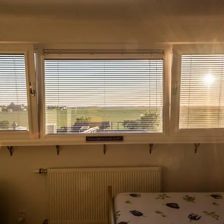 'four Seasons' Oda ve Kahvaltı 4*