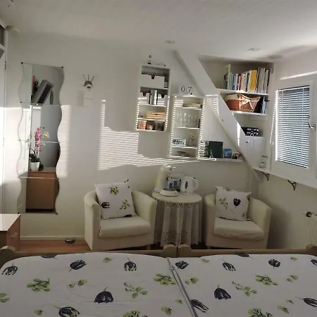 Bed & Breakfast 'four Seasons' 3*